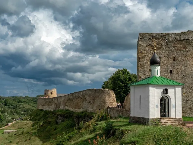 Изборская крепость